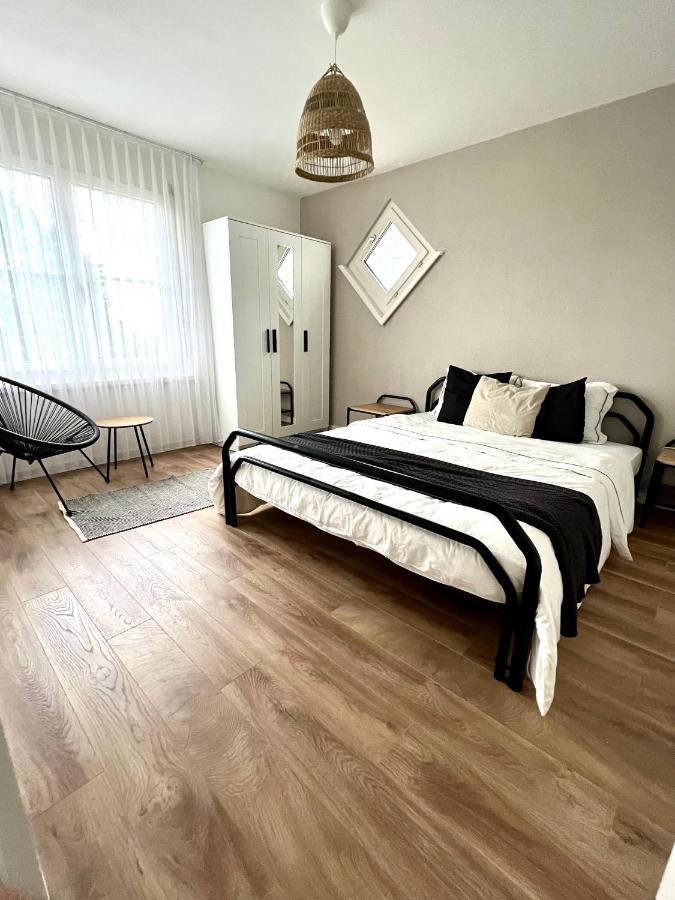 Black&White Apartment Uzwil Екстер'єр фото