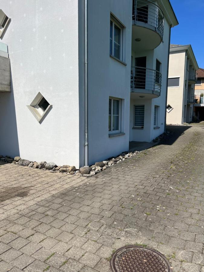 Black&White Apartment Uzwil Екстер'єр фото