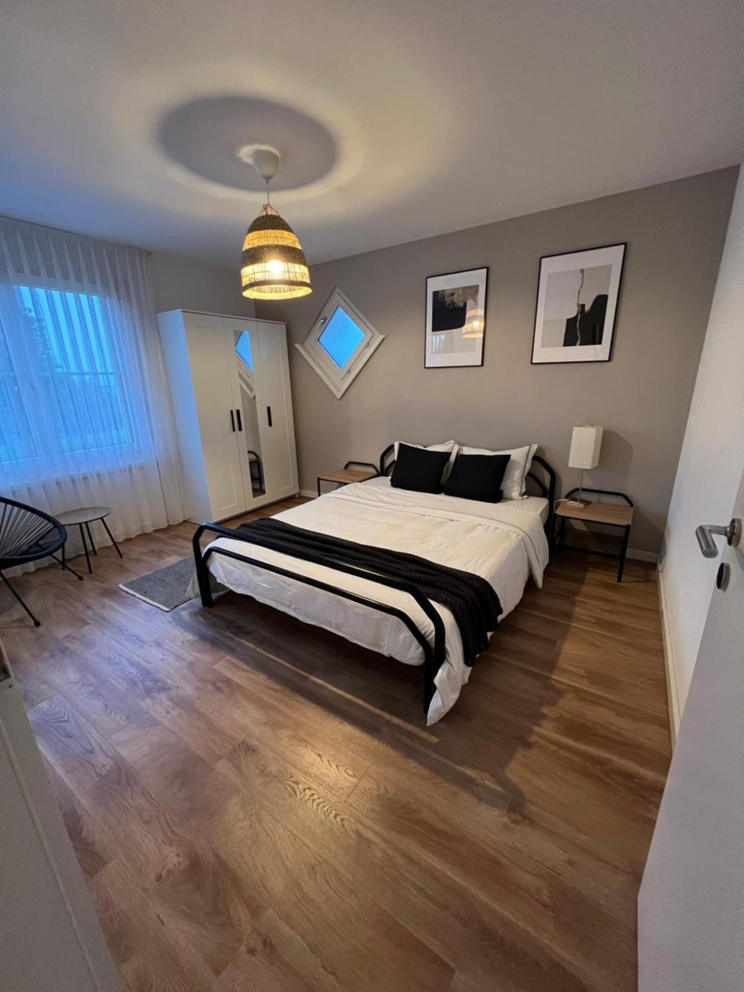 Black&White Apartment Uzwil Екстер'єр фото
